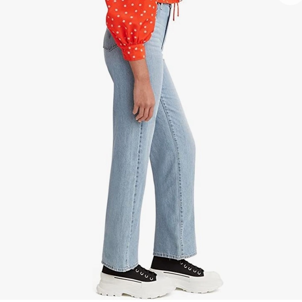 High Waist Straight Leg Levi’s Jeans - Light Blue